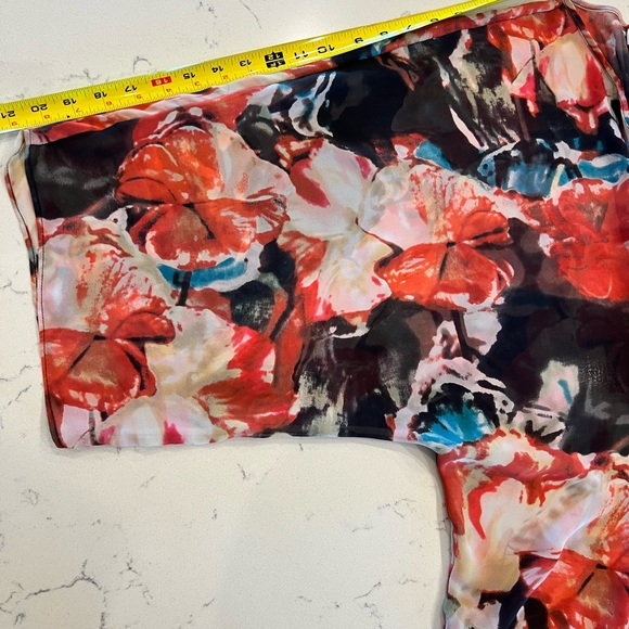 Carmen Marc Valvo Sheer Floral V-Neck Blouse Size L - Picture 5 of 8